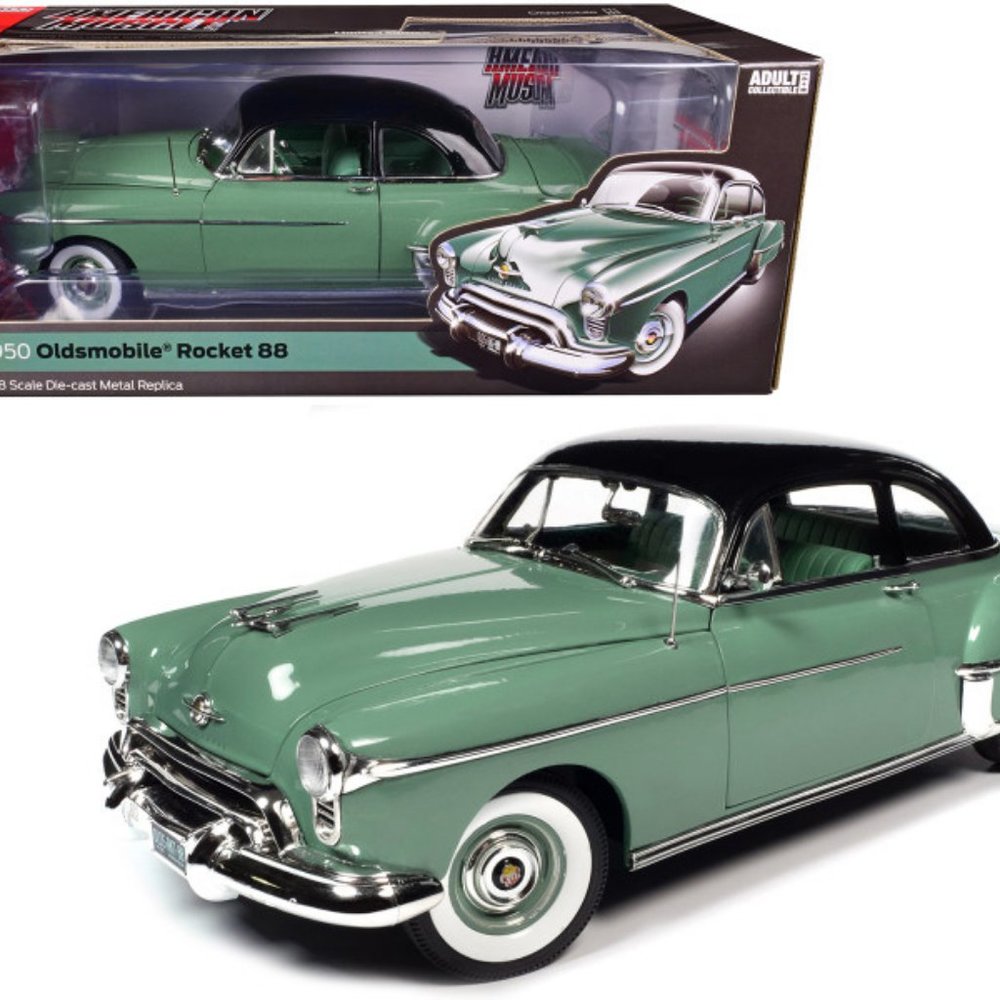 NIB Auto World Die-cast 1:18 1950 Oldsmobile Rocket 88 Alder Green